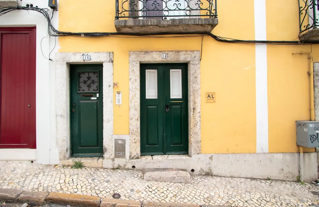 Central Lisbon Apartment With Private Patio-1