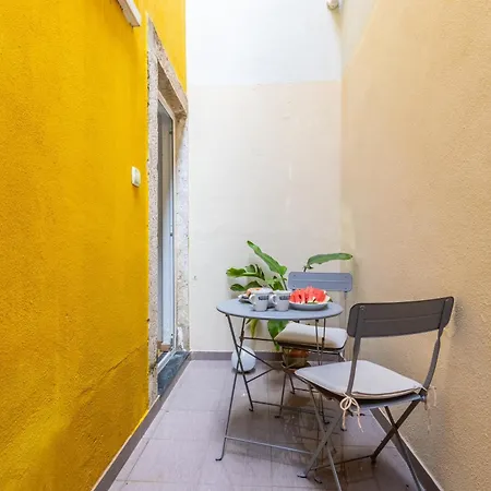 Central Lisbon Apartment With Private Patio-2